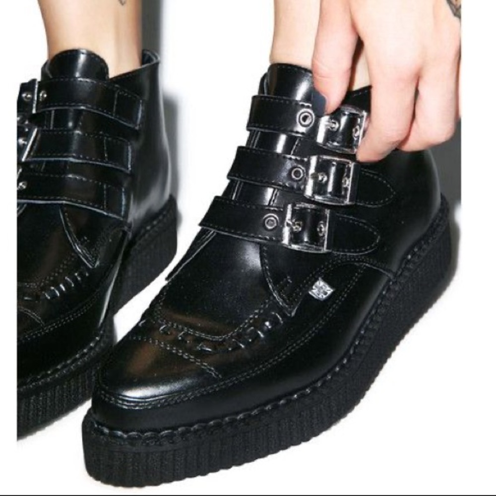TUK black leather 3 buckle pointy toe creepers